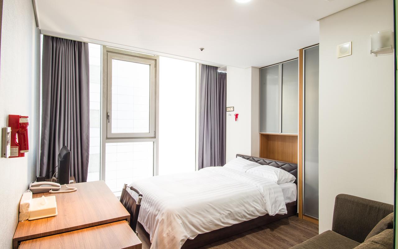 Hotel Arinus Shinchon 首爾 外观 照片