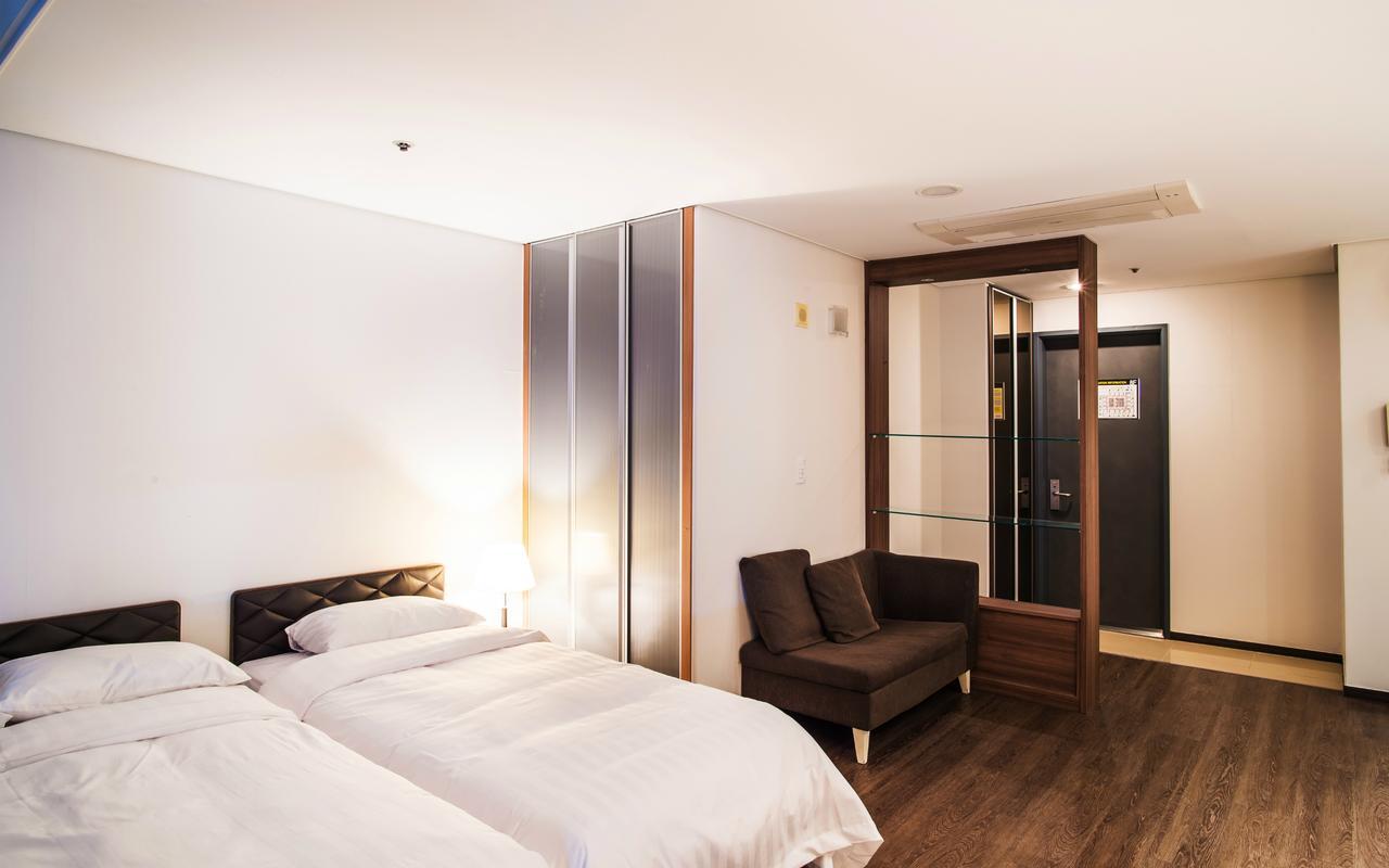 Hotel Arinus Shinchon 首爾 外观 照片